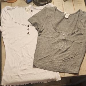 Bozzolo White and Gray Ribbed Button Tops